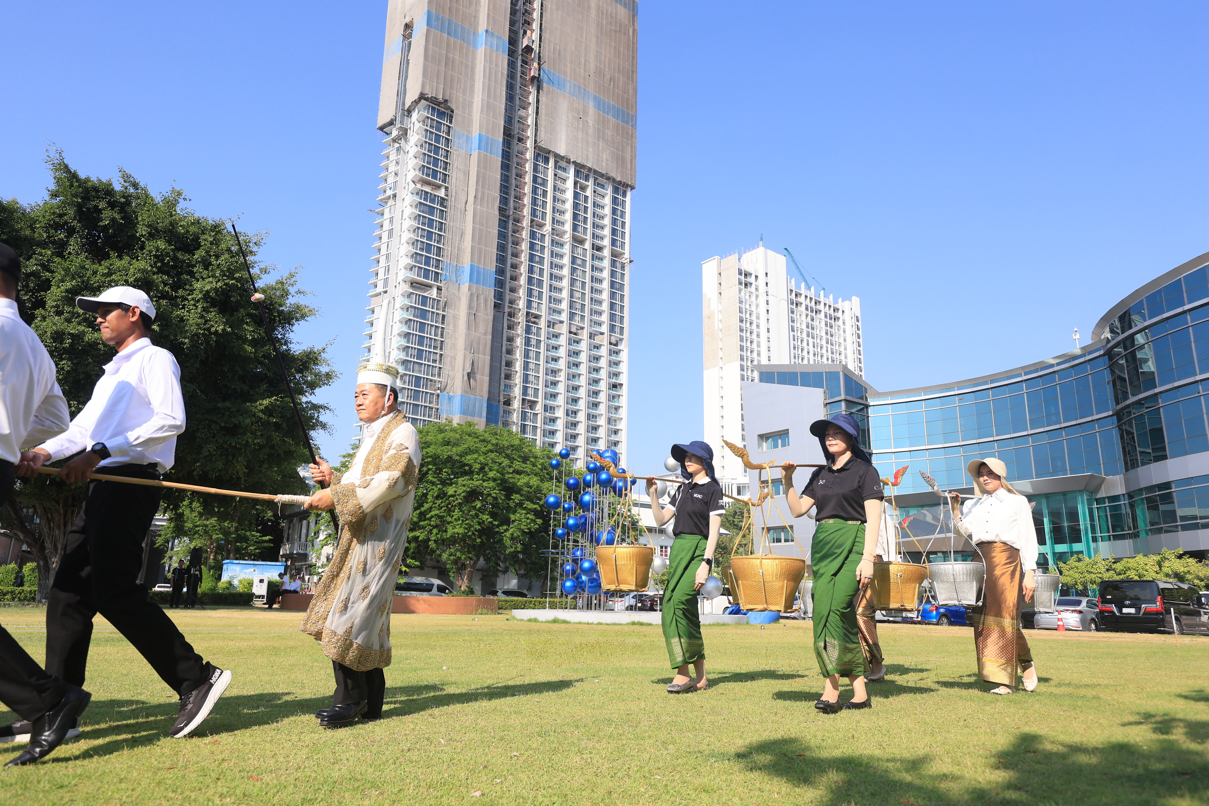 title - ส.ป.ก. ร่วมฝึกซ้อมริ้วขบวนอิสริยยศ ในพระราชพิธีพืชมงคลจรดพระนังคัลแรกนาขวัญ ประจำปี 2569 (ซ้อมกรณีพิเศษ ครั้งที่ 2)